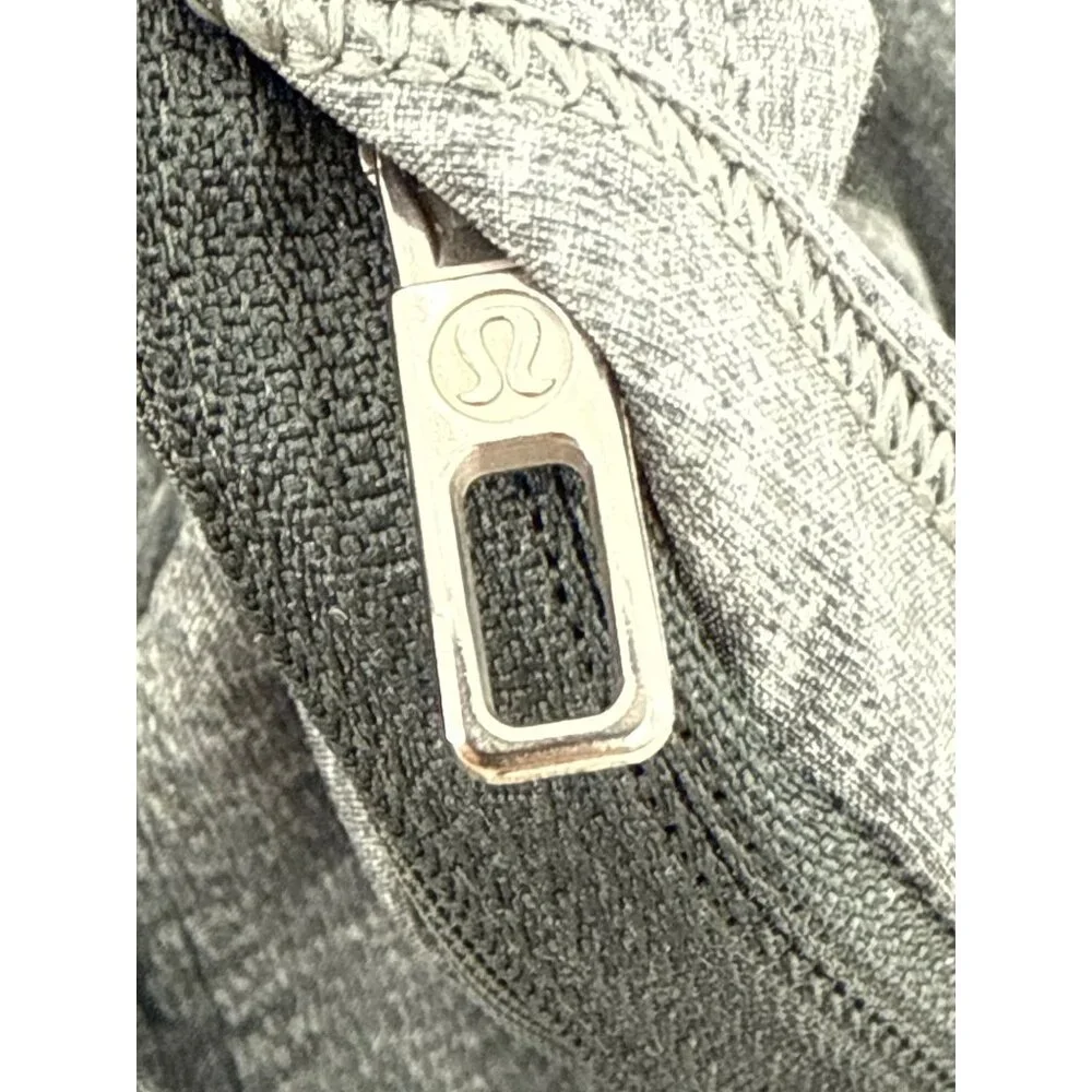 Lululemon Mens Medium Gray Athletic Shorts With‎ Zipper Pockets